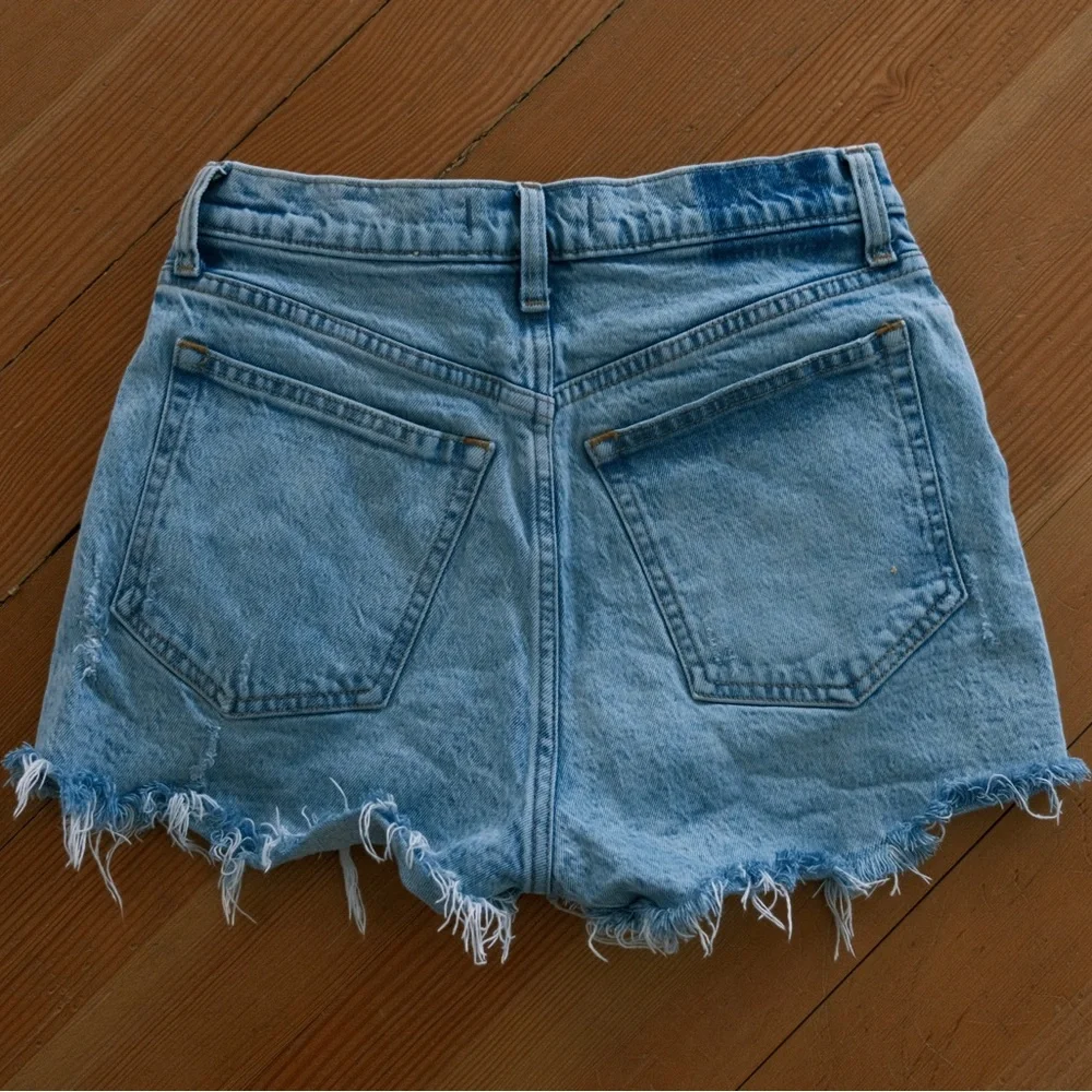 Abercrombie Curve Love High Rise Mom Short - Picture 4 of 4